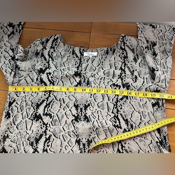 Parker Rita Snakenet Silk Blouse Greige Black Python Snake Print Bell Sleeve - Picture 6 of 14